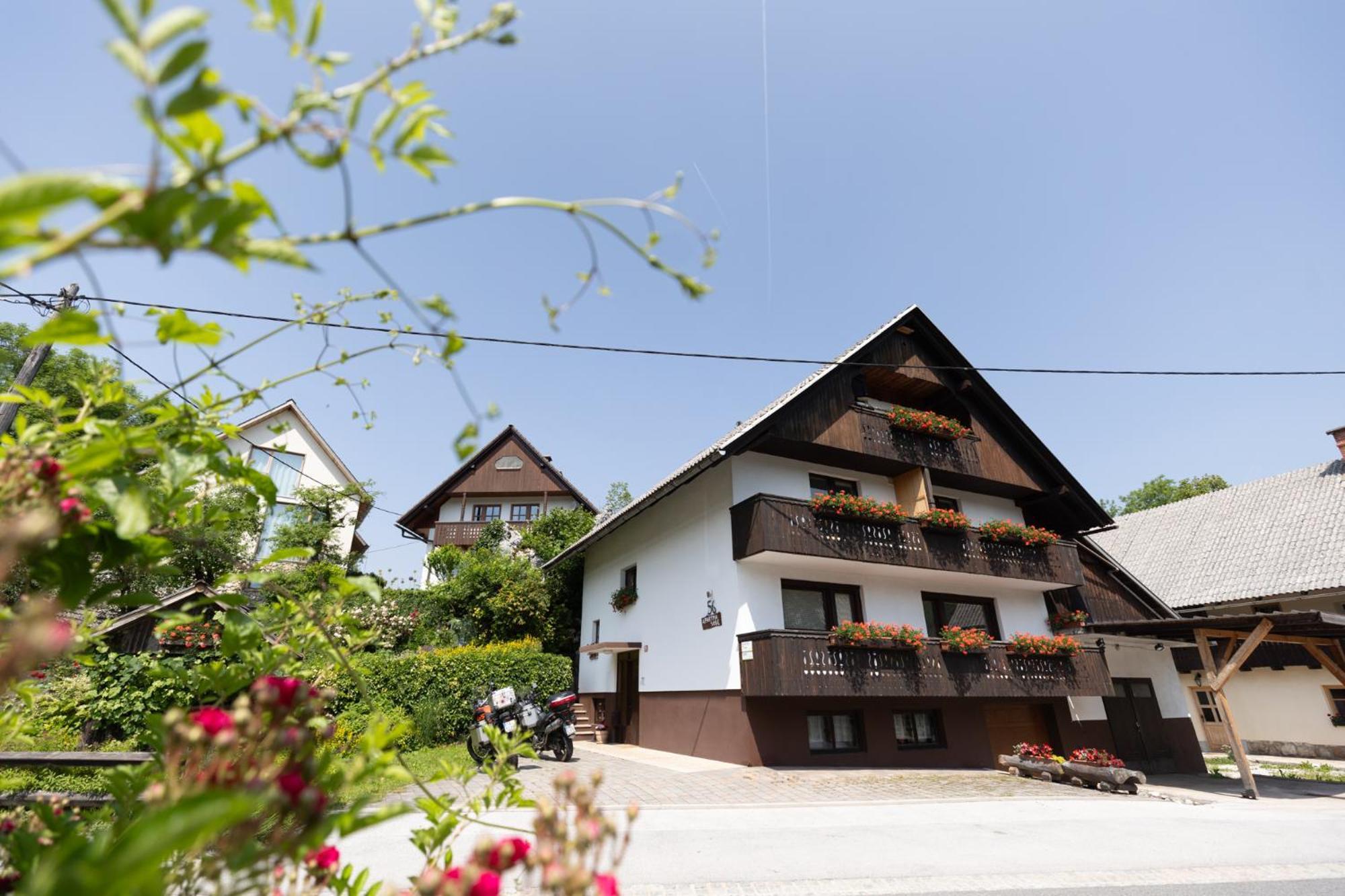 Apartments Pri Urhu Бохінь Екстер'єр фото